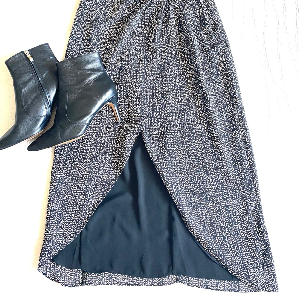 Like New!! Tulip Hi-Lo Front Slit Pencil Skirt